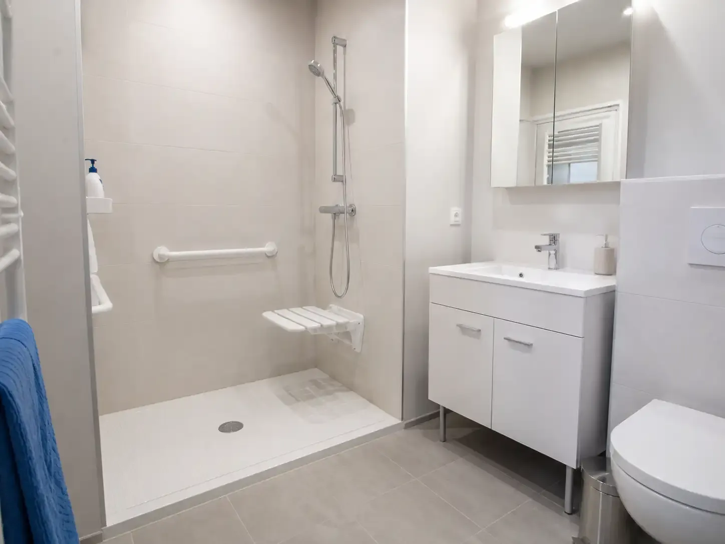 Image installateur douche senior 7 douche pmr france